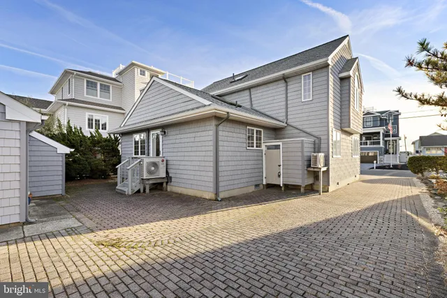 $1,395,000 | 373 North 2nd Street, Surf City, NJ 08008