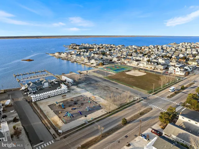 $1,395,000 | 373 North 2nd Street, Surf City, NJ 08008