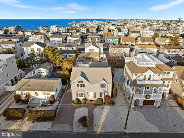 $1,395,000 | 373 North 2nd Street, Surf City, NJ 08008