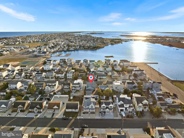 $1,395,000 | 373 North 2nd Street, Surf City, NJ 08008