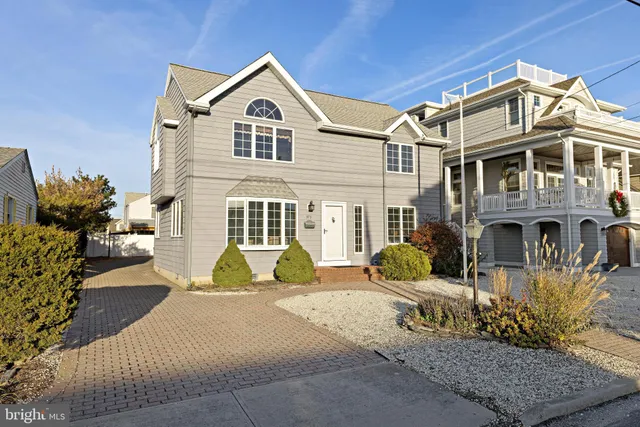 $1,395,000 | 373 North 2nd Street, Surf City, NJ 08008