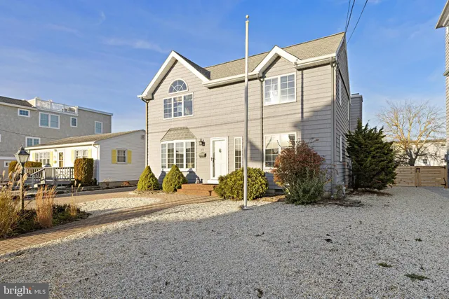 $1,395,000 | 373 North 2nd Street, Surf City, NJ 08008