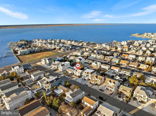 $1,395,000 | 373 North 2nd Street, Surf City, NJ 08008