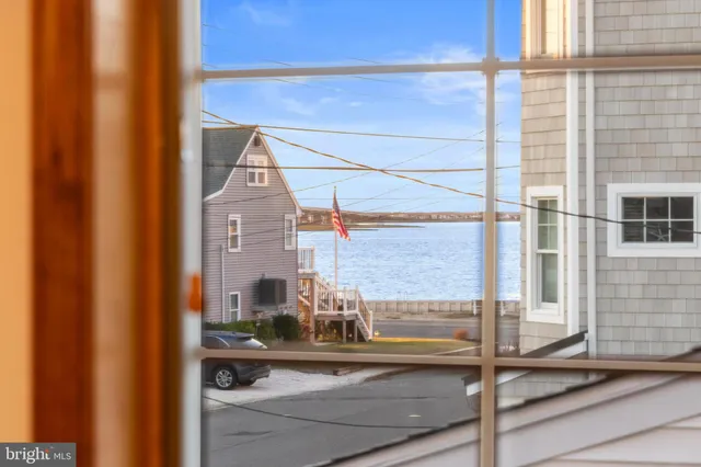 $1,395,000 | 373 North 2nd Street, Surf City, NJ 08008