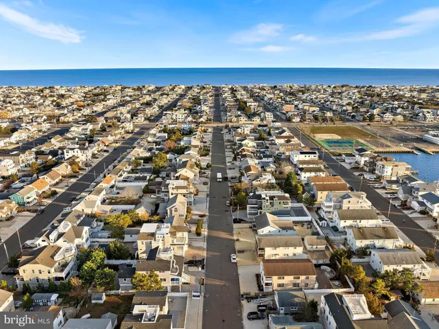 $1,395,000 | 373 North 2nd Street, Surf City, NJ 08008