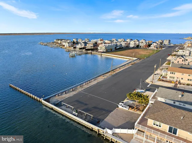 $1,395,000 | 373 North 2nd Street, Surf City, NJ 08008