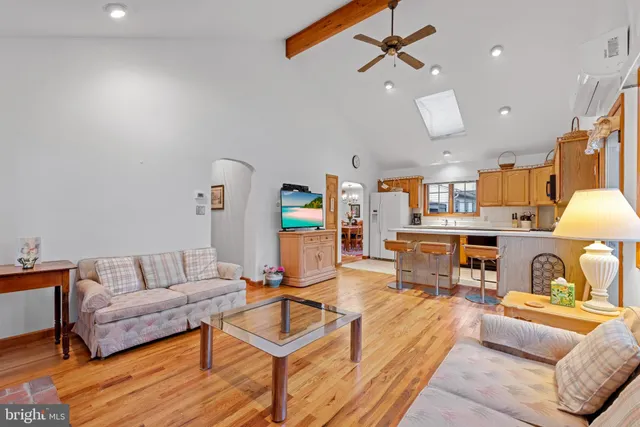 $1,395,000 | 373 North 2nd Street, Surf City, NJ 08008