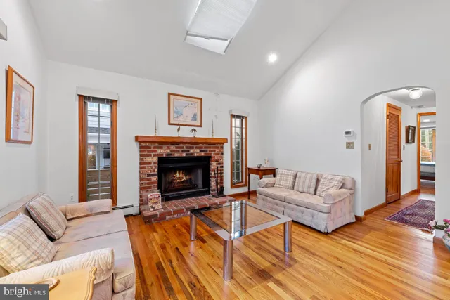 $1,395,000 | 373 North 2nd Street, Surf City, NJ 08008