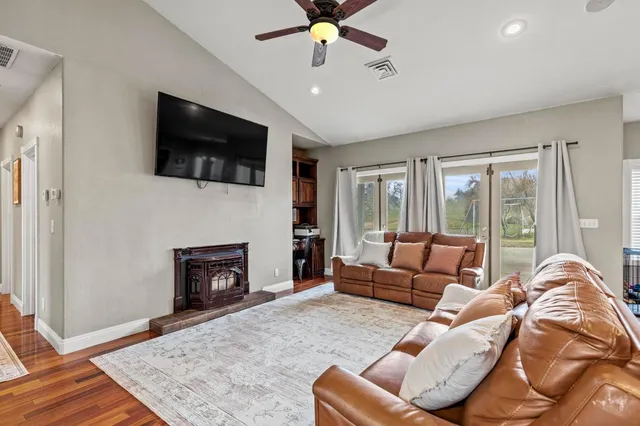 $704,999 | 4111 Oak Creek Drive, Marysville, CA 95901