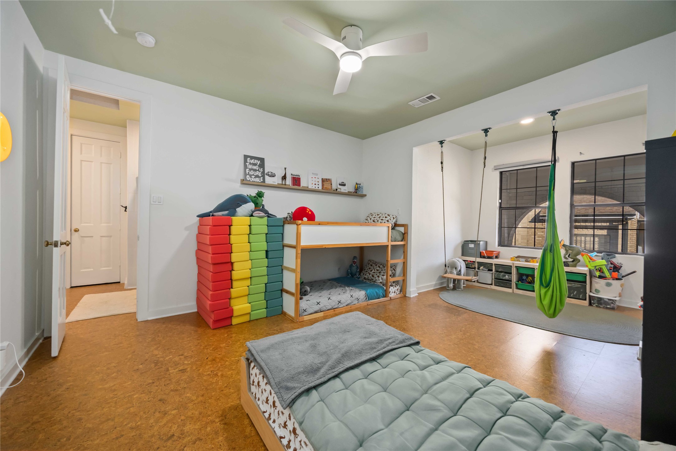 1425 Nantucket Drive, Unit B Houston, TX 77057 - Photo 38 of 38 3rd Bedroom