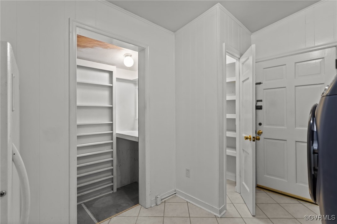 4116 Spring Run Road Mechanicsville, VA 23116 - Photo 11 of 45 Laundry/Utility Room looking into Pantries