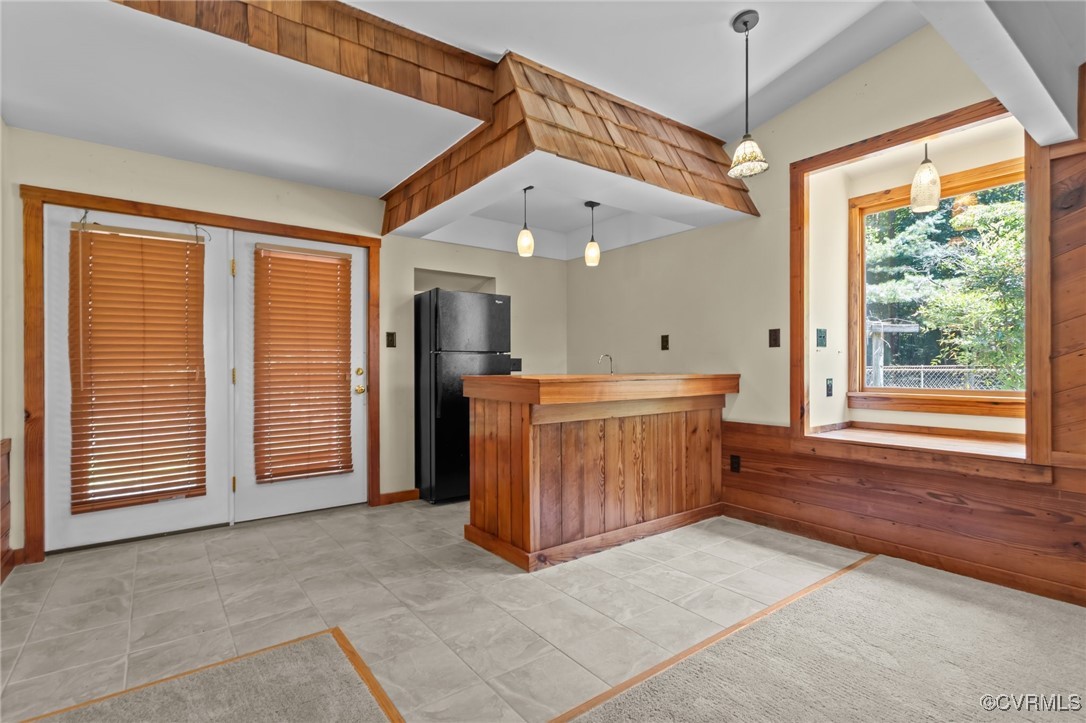 4116 Spring Run Road Mechanicsville, VA 23116 - Photo 15 of 45 Fam Rm/Den with Full Sized Bar for Entertaining