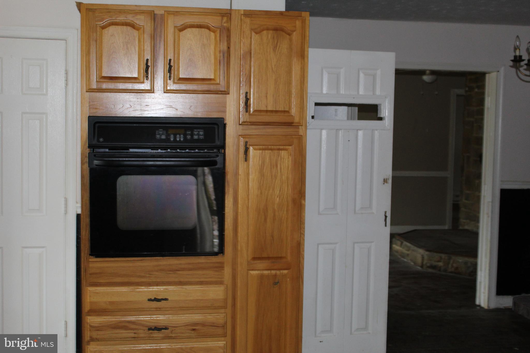 31 Head Waters Road Chester Gap, VA 22623 - Photo 3 of 28 upper kitchen