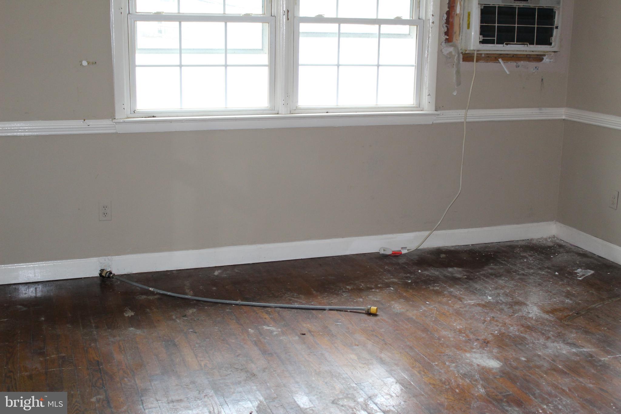 31 Head Waters Road Chester Gap, VA 22623 - Photo 8 of 28 living room