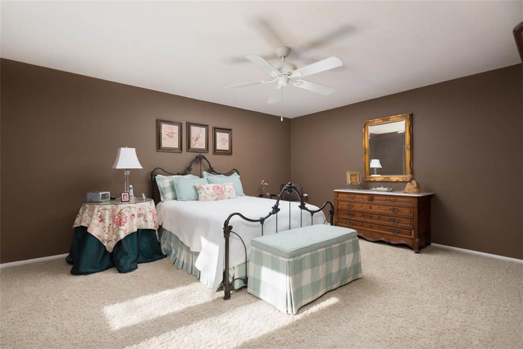 8706 Walmer Street Overland Park, KS 66212 - Photo 15 of 38