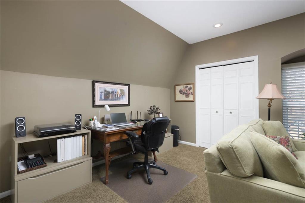 8706 Walmer Street Overland Park, KS 66212 - Photo 27 of 38