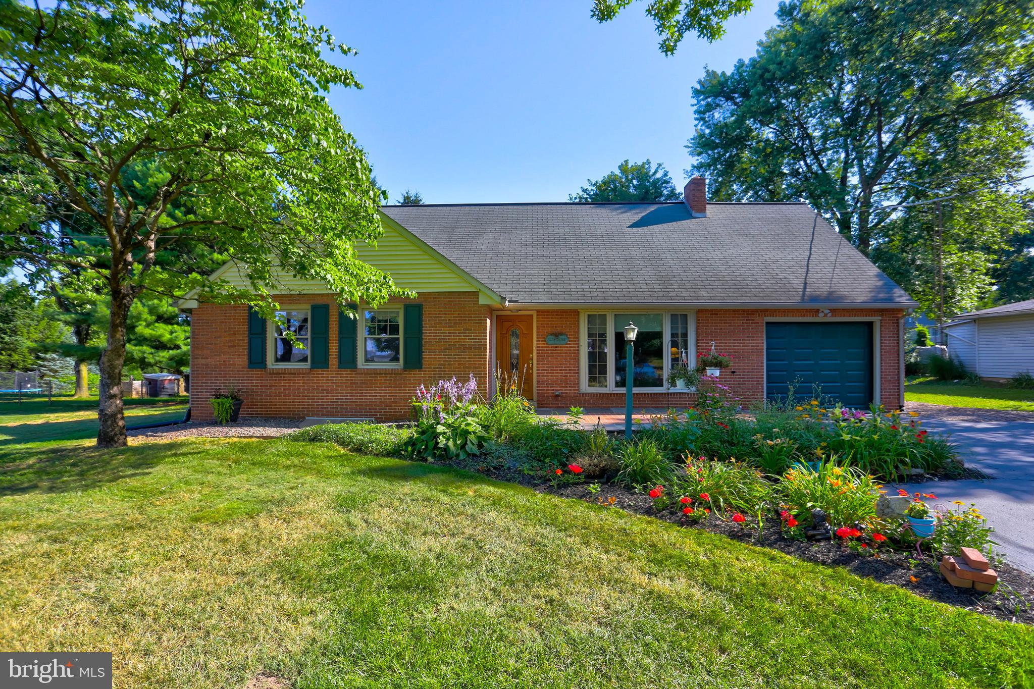 403 Arrowhead Drive Lititz, PA 17543 - Photo 5 of 61 Gallery Image 5
