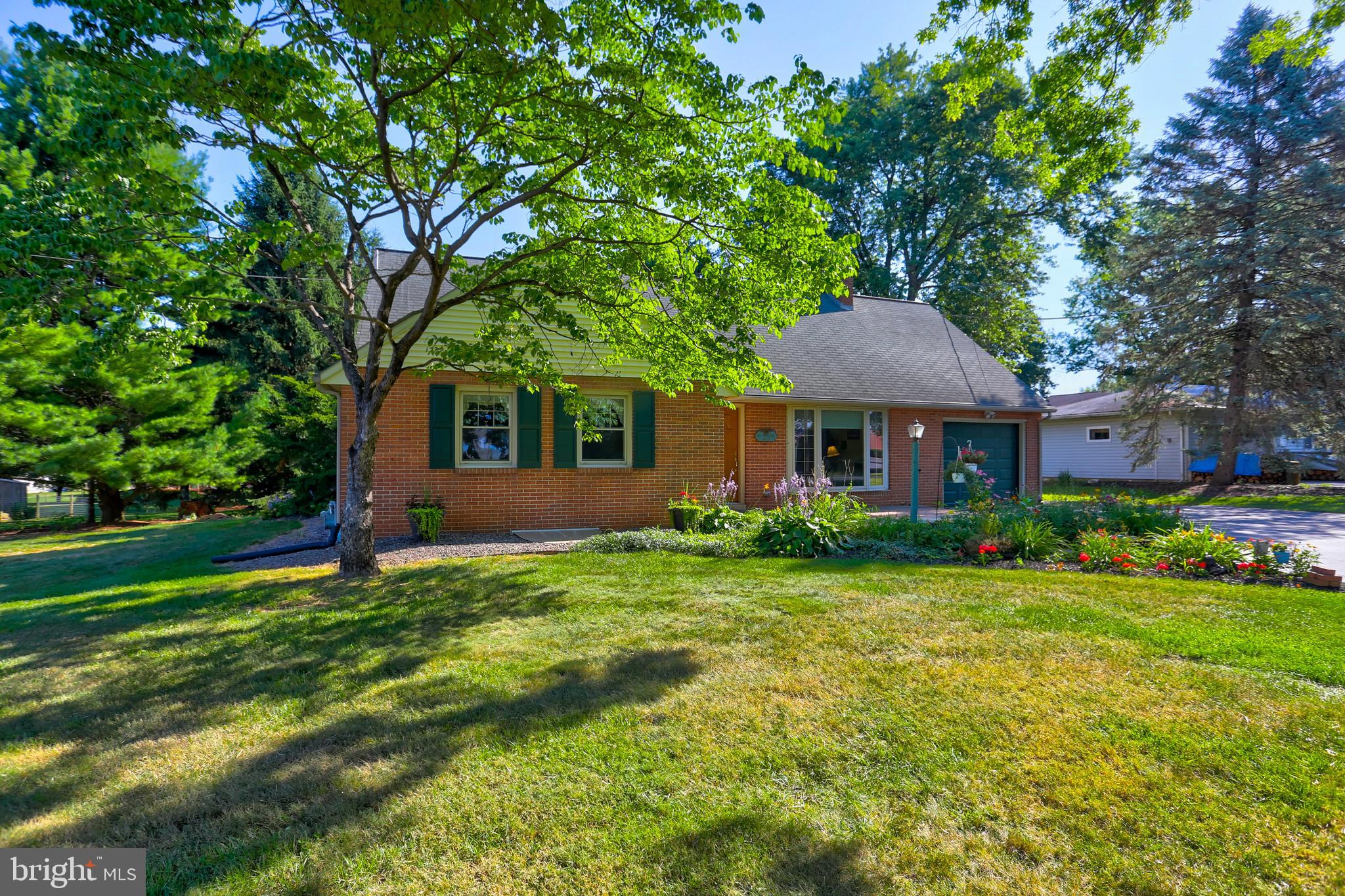 403 Arrowhead Drive Lititz, PA 17543 - Photo 6 of 61 Gallery Image 6