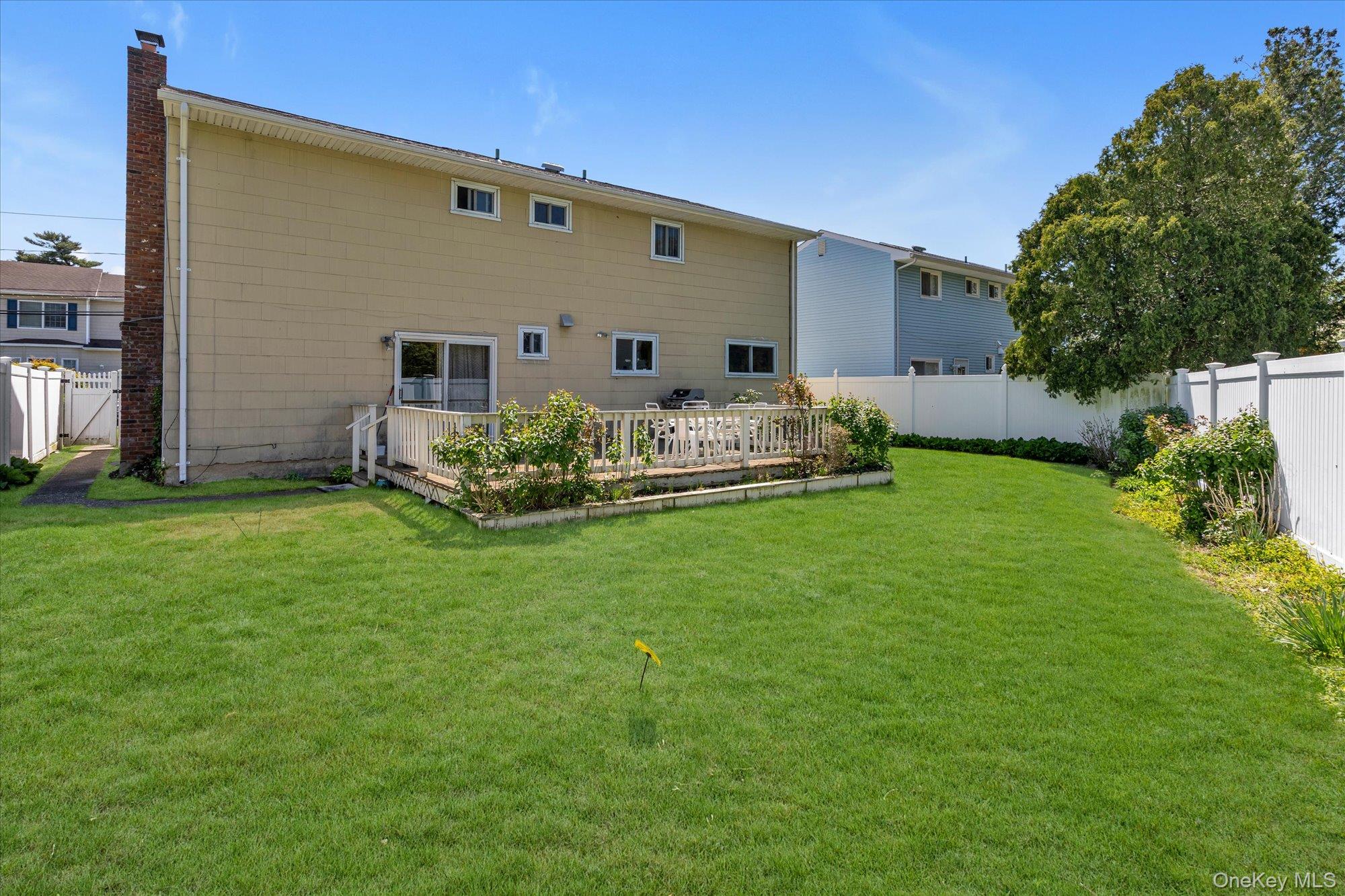 2011 Abbot Avenue Merrick, NY 11566 - Photo 2 of 21