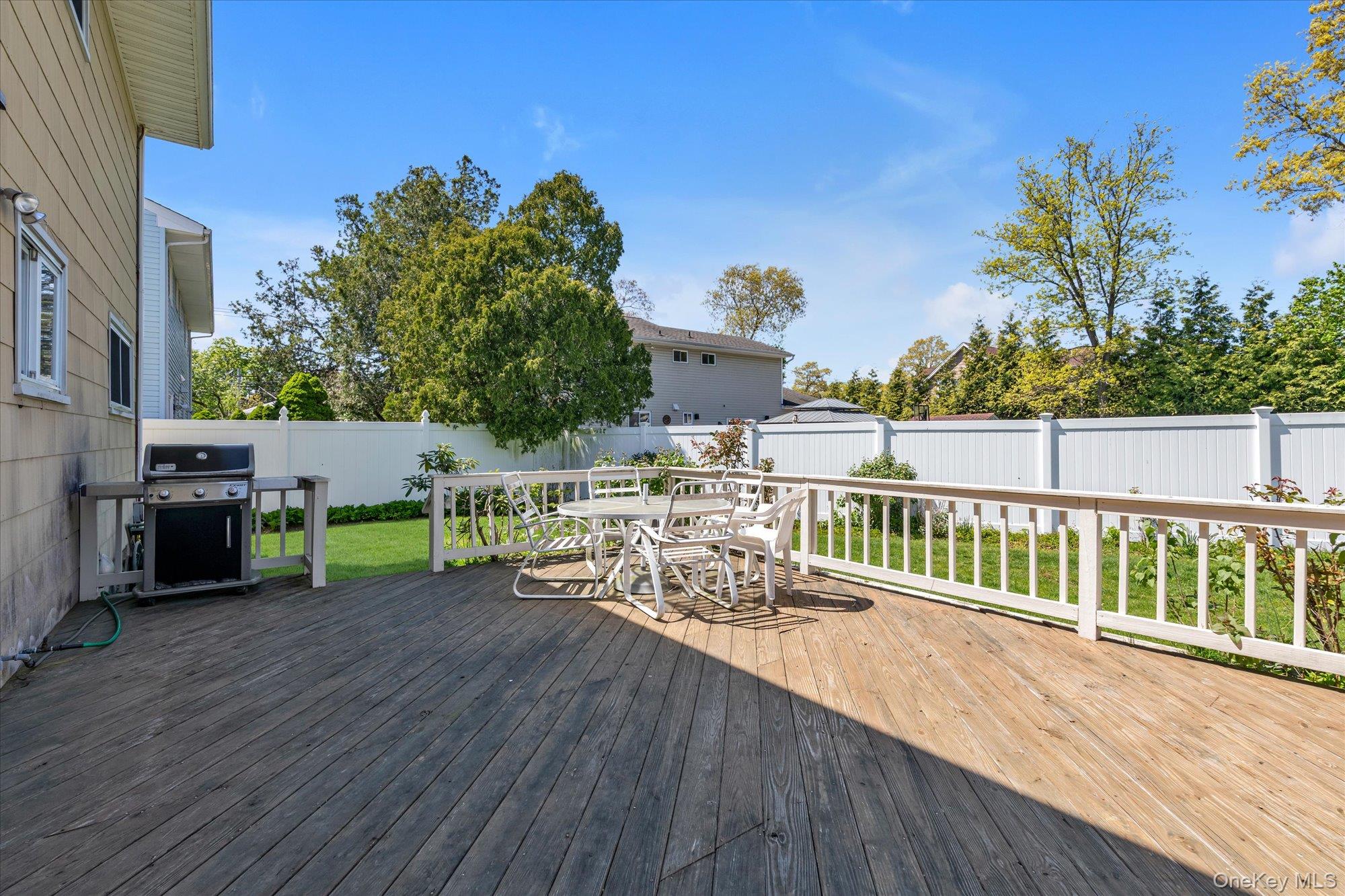 2011 Abbot Avenue Merrick, NY 11566 - Photo 3 of 21