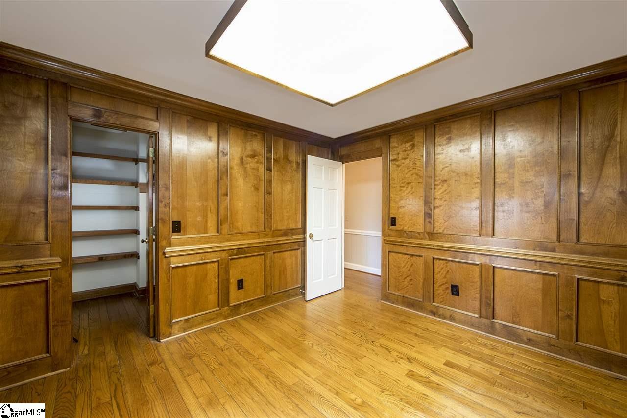 105 West Round Hill Road Greenville, SC 29617 - Photo 21 of 27 office