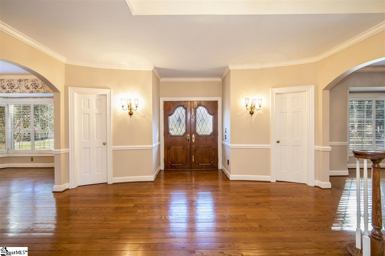 105 West Round Hill Road Greenville, SC 29617 - Photo 4 of 27 foyer view of the front door