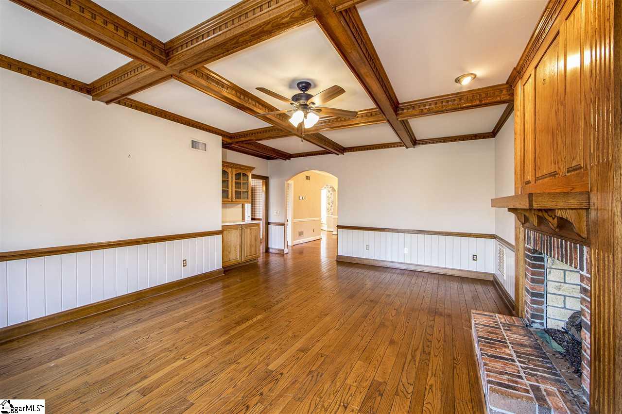 105 West Round Hill Road Greenville, SC 29617 - Photo 10 of 27 den