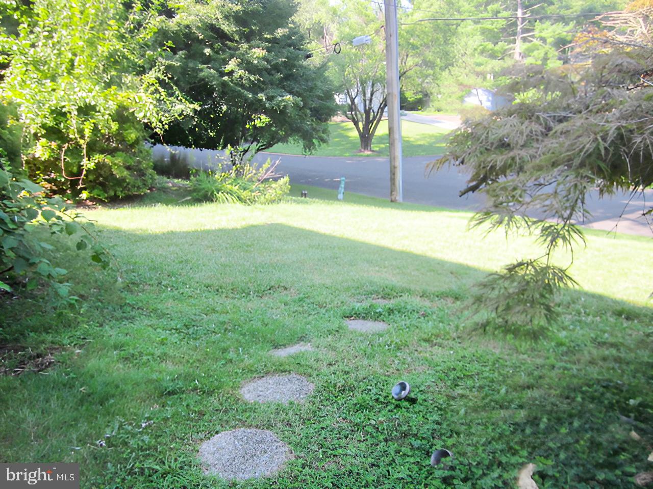 36 Delaware Rim Drive Yardley, PA 19067 - Photo 2 of 30