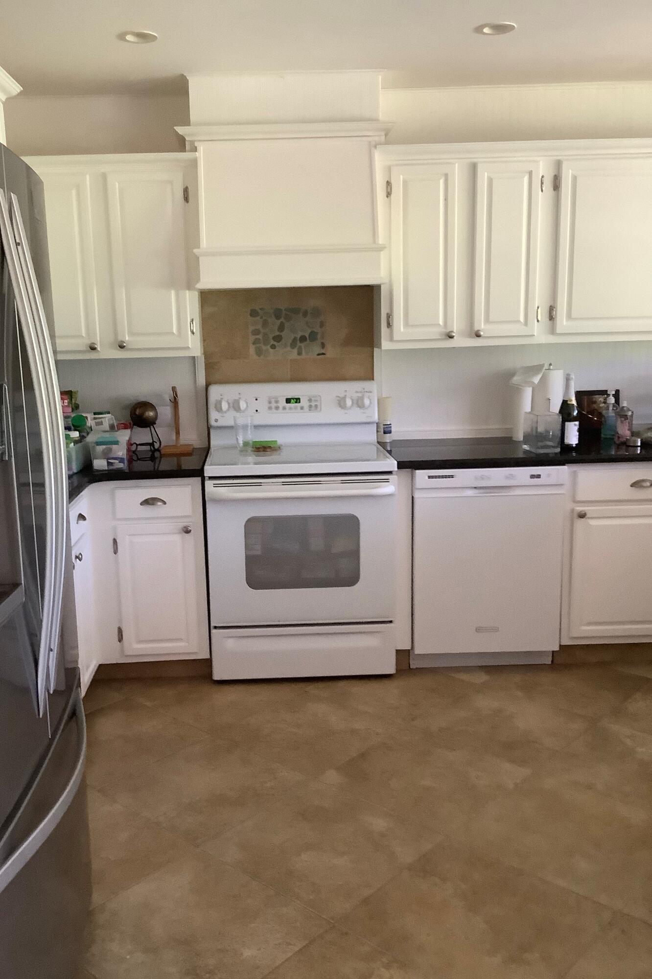 19600 Sawgrass Circle, Unit 2602 Boca Raton, FL 33434 - Photo 7 of 18 Kitchen
