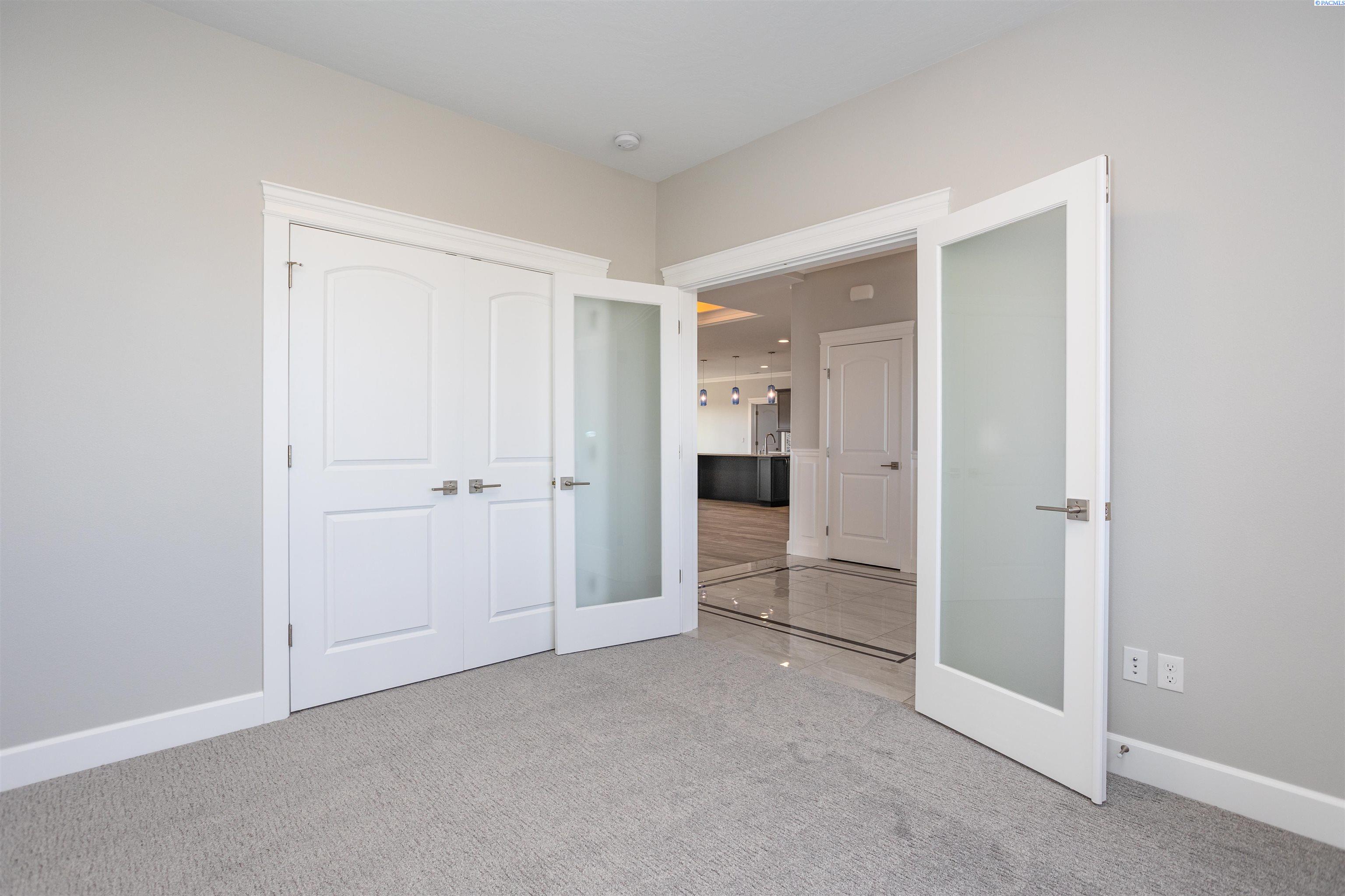 89761 East Calico Road Kennewick, WA 99338 - Photo 3 of 23 Gallery Image 3
