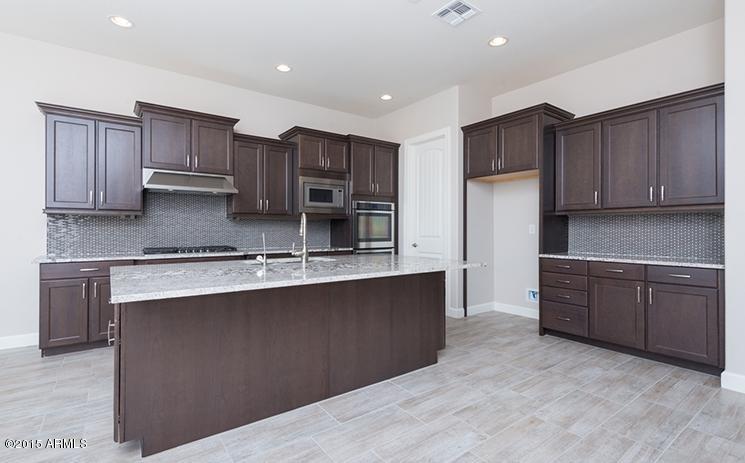 2916 East Harwell Road Phoenix, AZ 85042 - Photo 2 of 11 Kitchen