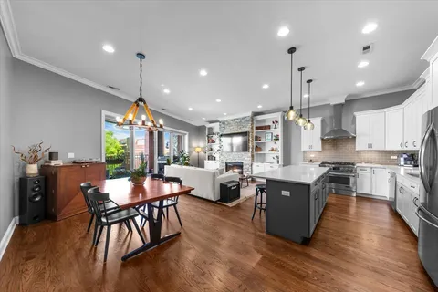 $685,000 | 5008 North Lincoln Avenue, Unit 3S, Chicago, IL 60625