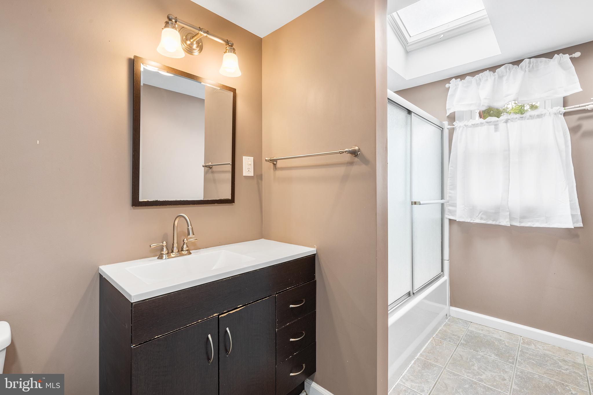 23 New Road Aston, PA 19014 - Photo 18 of 37 Bathroom