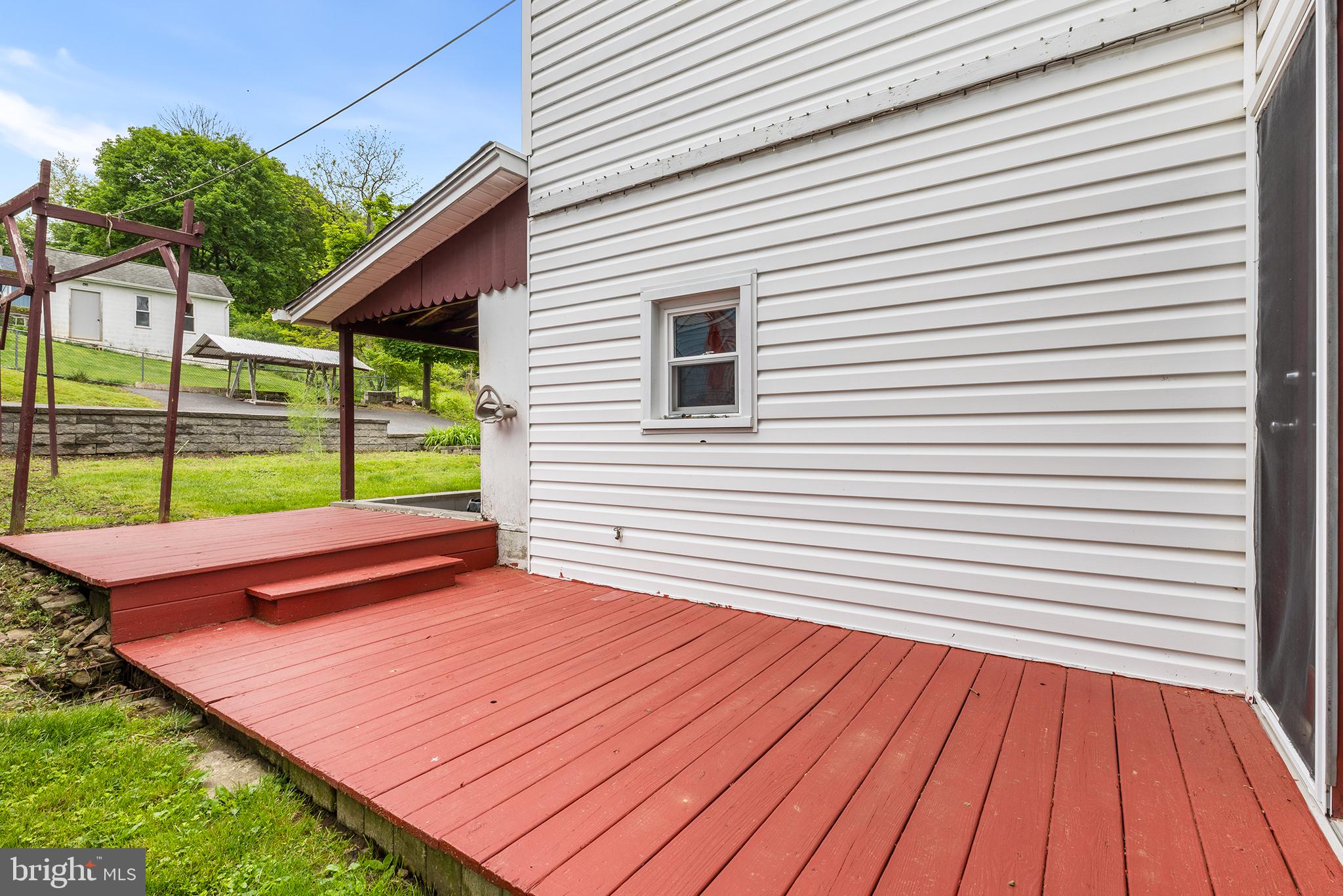 23 New Road Aston, PA 19014 - Photo 30 of 37 Side Deck Patio