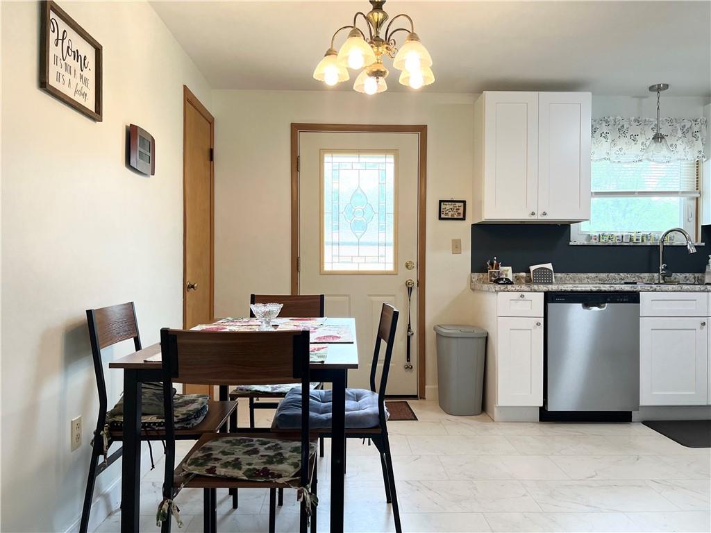 105 Owens View Avenue Apollo, PA 15613 - Photo 11 of 32 A bright and welcoming eat-in kitchen.