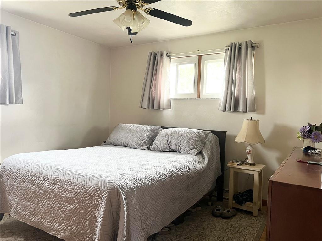 105 Owens View Avenue Apollo, PA 15613 - Photo 13 of 32 Spacious master bedroom with hardwood flooring.