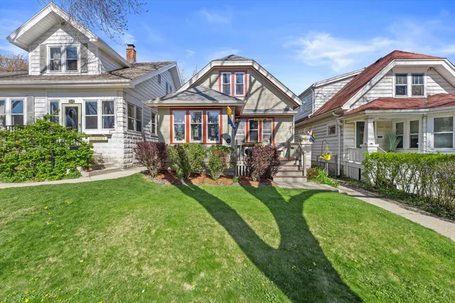 $399,900 | 3362 South New York Avenue, Milwaukee, WI 53207