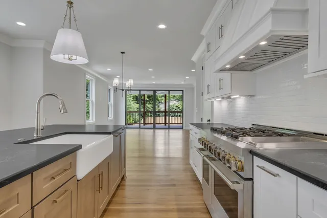 $12,000 | 2704 Westwood Avenue, Nashville, TN 37212