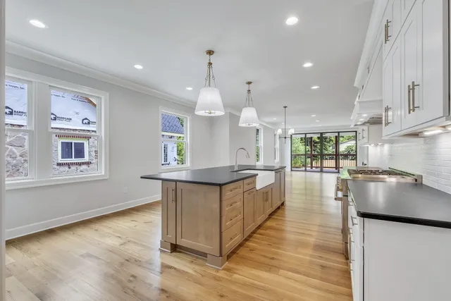 $12,000 | 2704 Westwood Avenue, Nashville, TN 37212