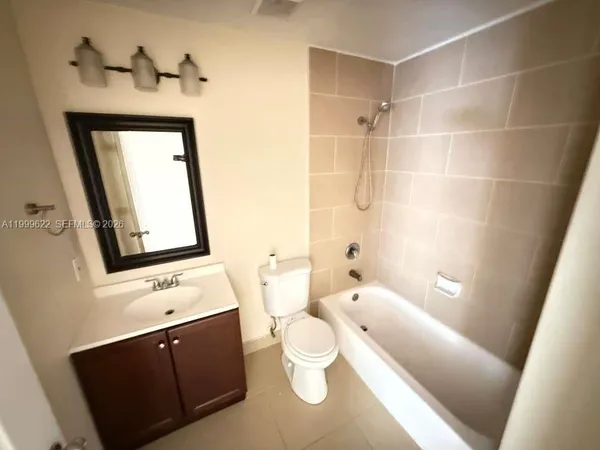 $2,800 | 6990 Northwest 177th Street, Unit J100, Hialeah, FL 33015