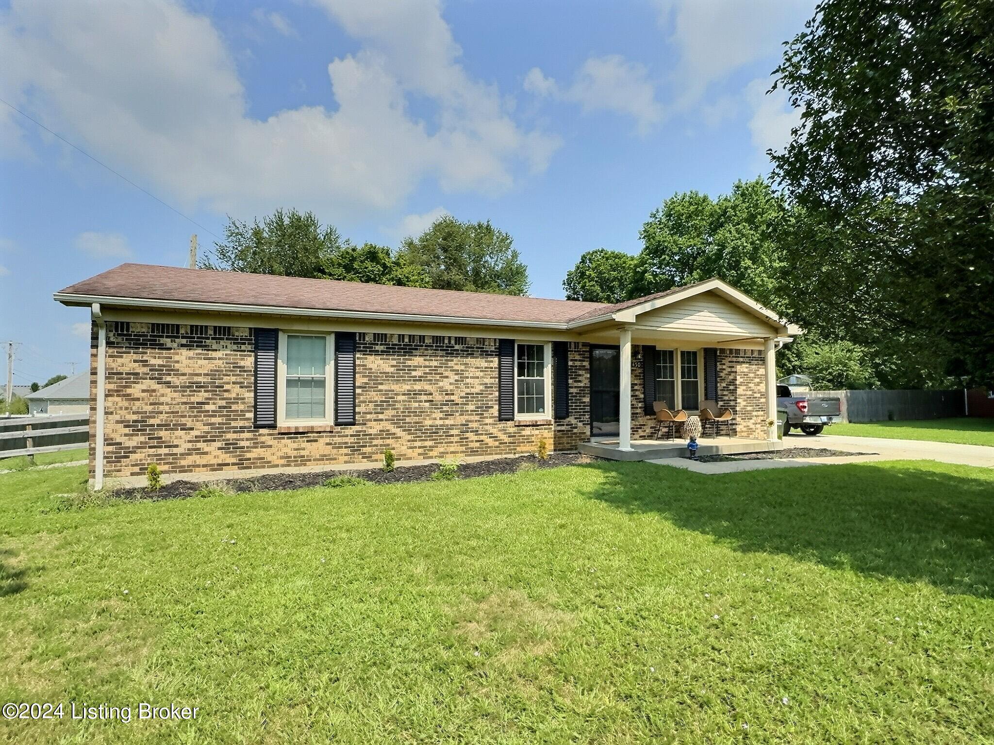 450 Stringer Lane Mount Washington, KY 40047 - Photo 3 of 25 IMG_8151