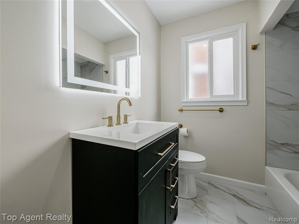 20580 21 Mile Road Macomb, MI 48044 - Photo 17 of 41
