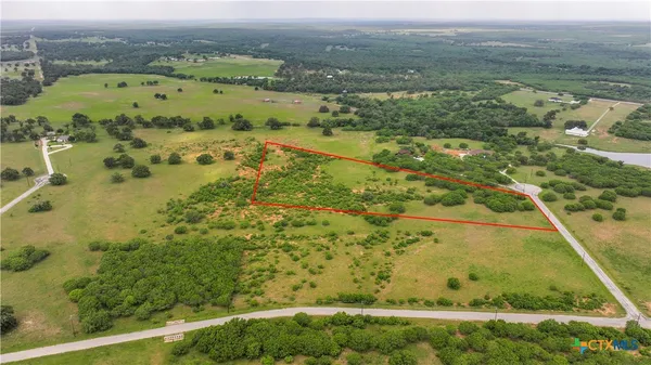 $220,000 | 10 Patriot Circle, Luling, TX 78648