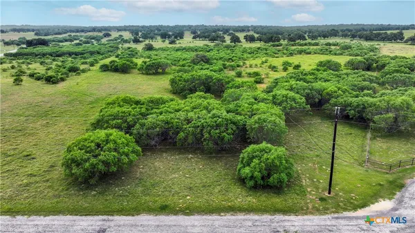 $220,000 | 10 Patriot Circle, Luling, TX 78648