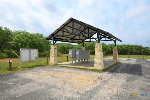 $220,000 | 10 Patriot Circle, Luling, TX 78648