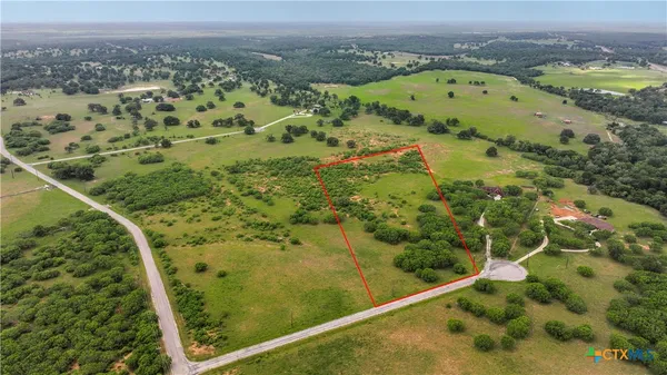 $220,000 | 10 Patriot Circle, Luling, TX 78648