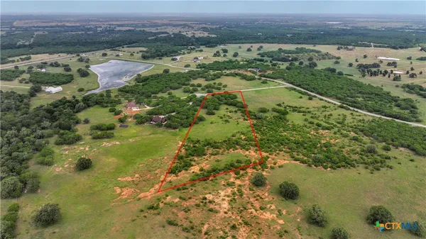 $220,000 | 10 Patriot Circle, Luling, TX 78648
