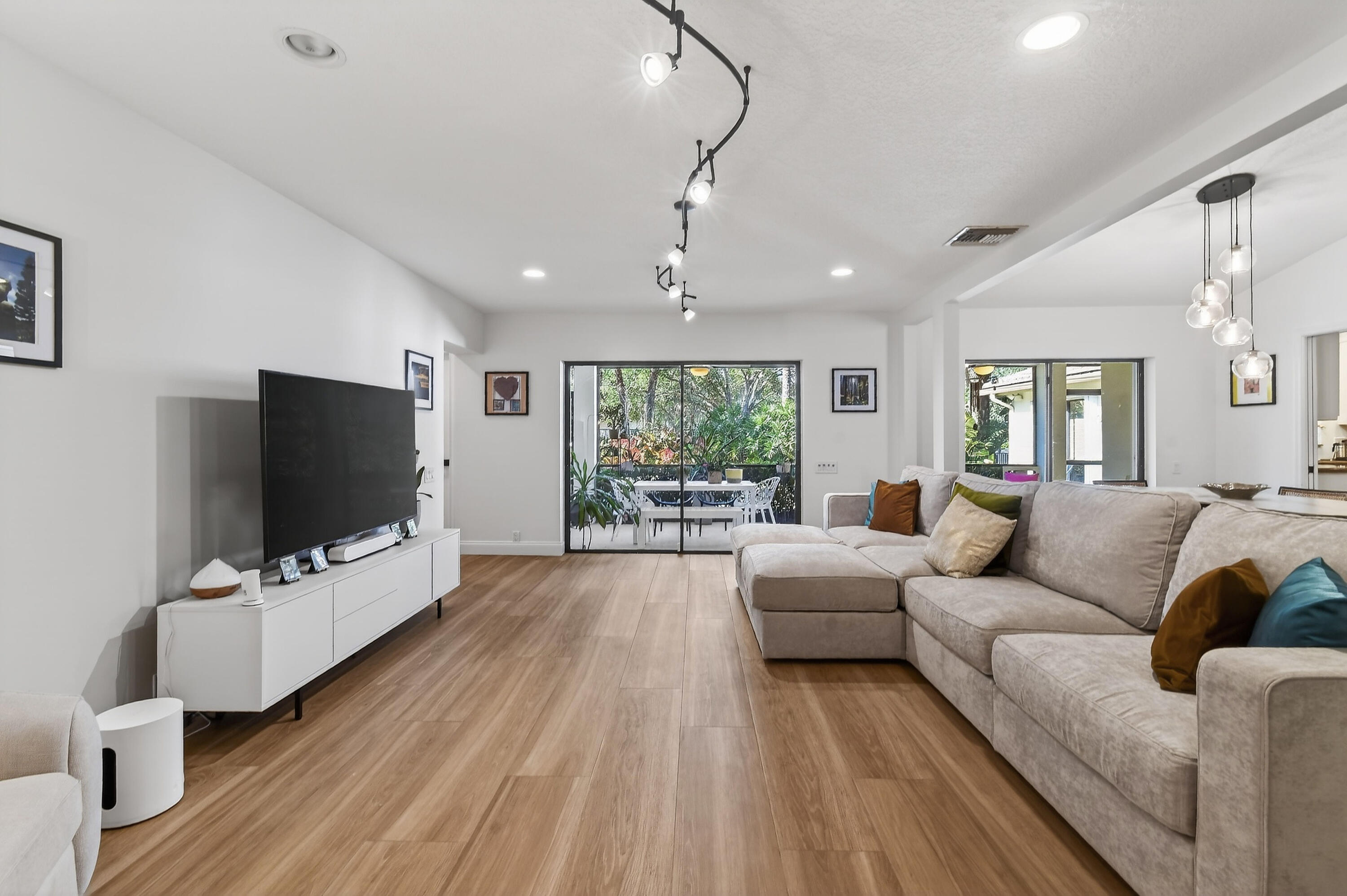 6701 Winding Lake Drive Jupiter, FL 33458 - Photo 12 of 57 6701WindingLakeDr(34)