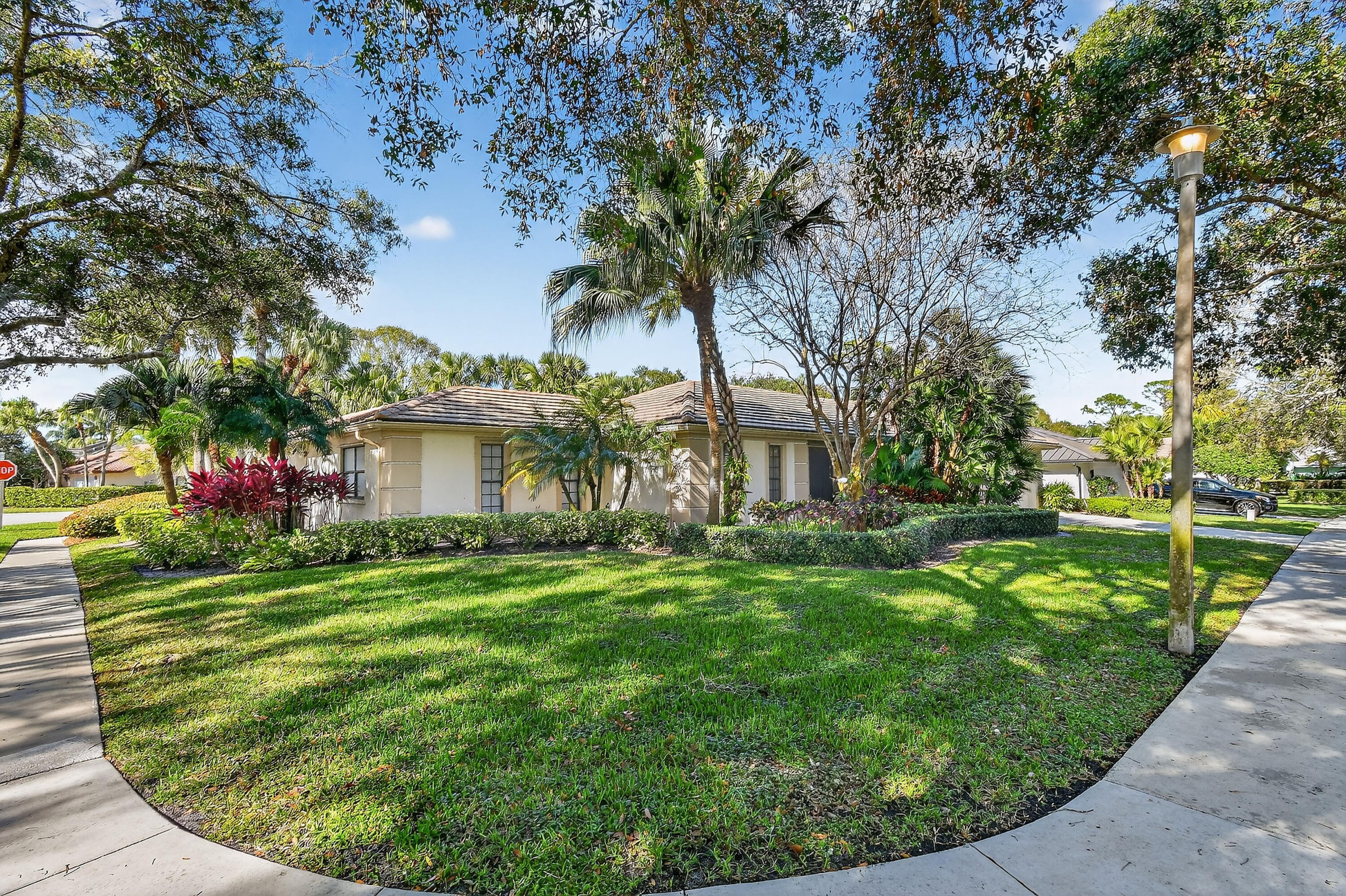 6701 Winding Lake Drive Jupiter, FL 33458 - Photo 2 of 57 6701WindingLakeDr(5)