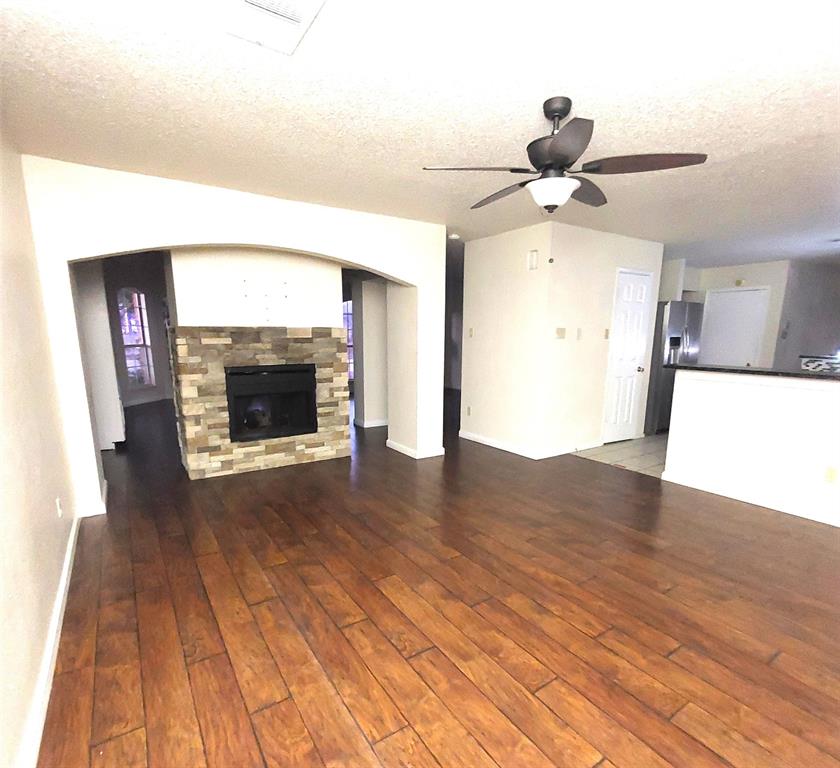 2107 Meadowview Drive Corinth, TX 76210 - Photo 3 of 22